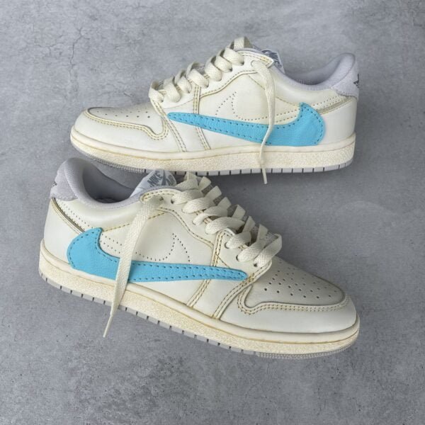 Custom JORDAN 1 low - Reverse tiffany swoosh (full cream)