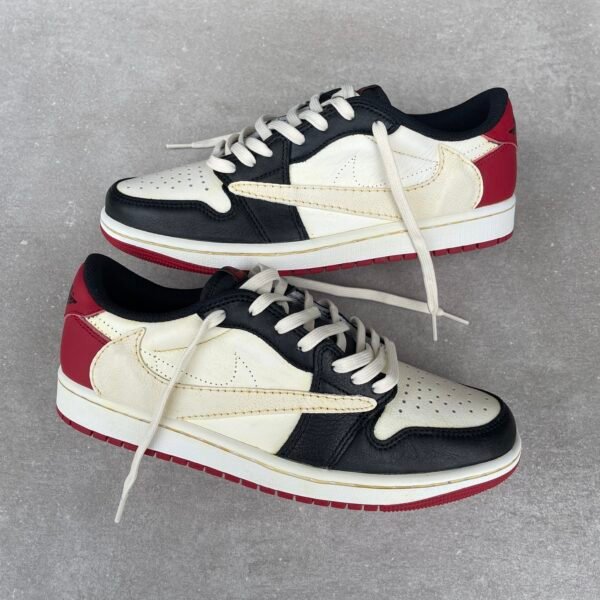 Custom JORDAN 1 low black toe - Reverse swoosh (vintage)
